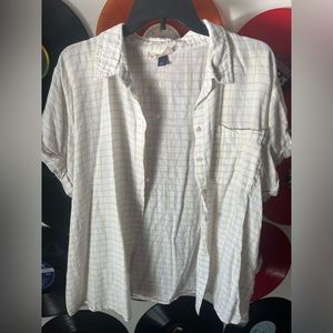 Short sleeve plaid button down